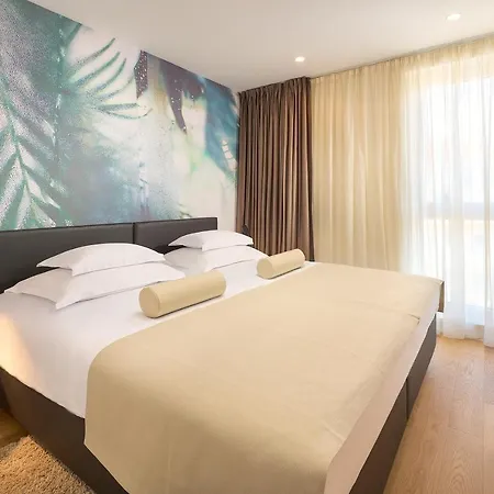 Otel Amphora's Garden 5*