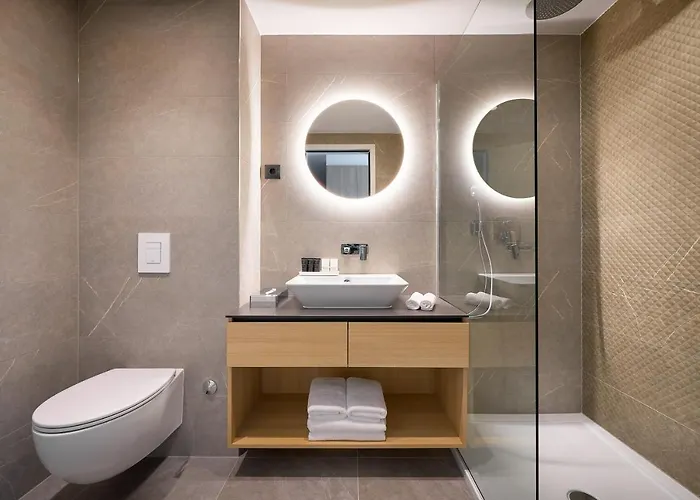 Amphora's Garden 5* Split