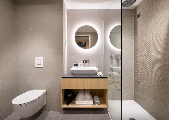 Amphora's Garden 5* Split