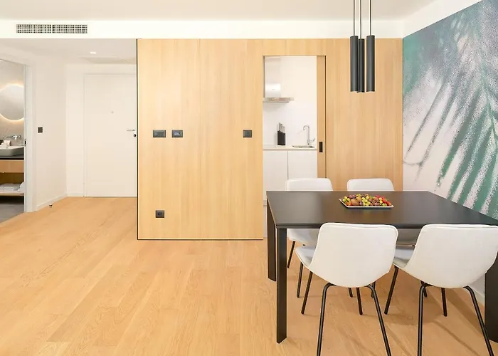 Amphora's Garden 5* Split